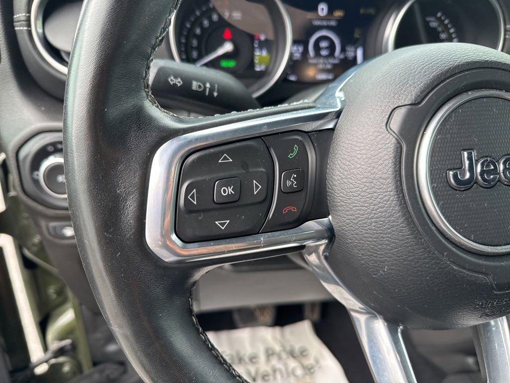 Used 2022 Jeep Wrangler Unlimited Sahara w/ Cold Weather Group AWD/4WD image 15