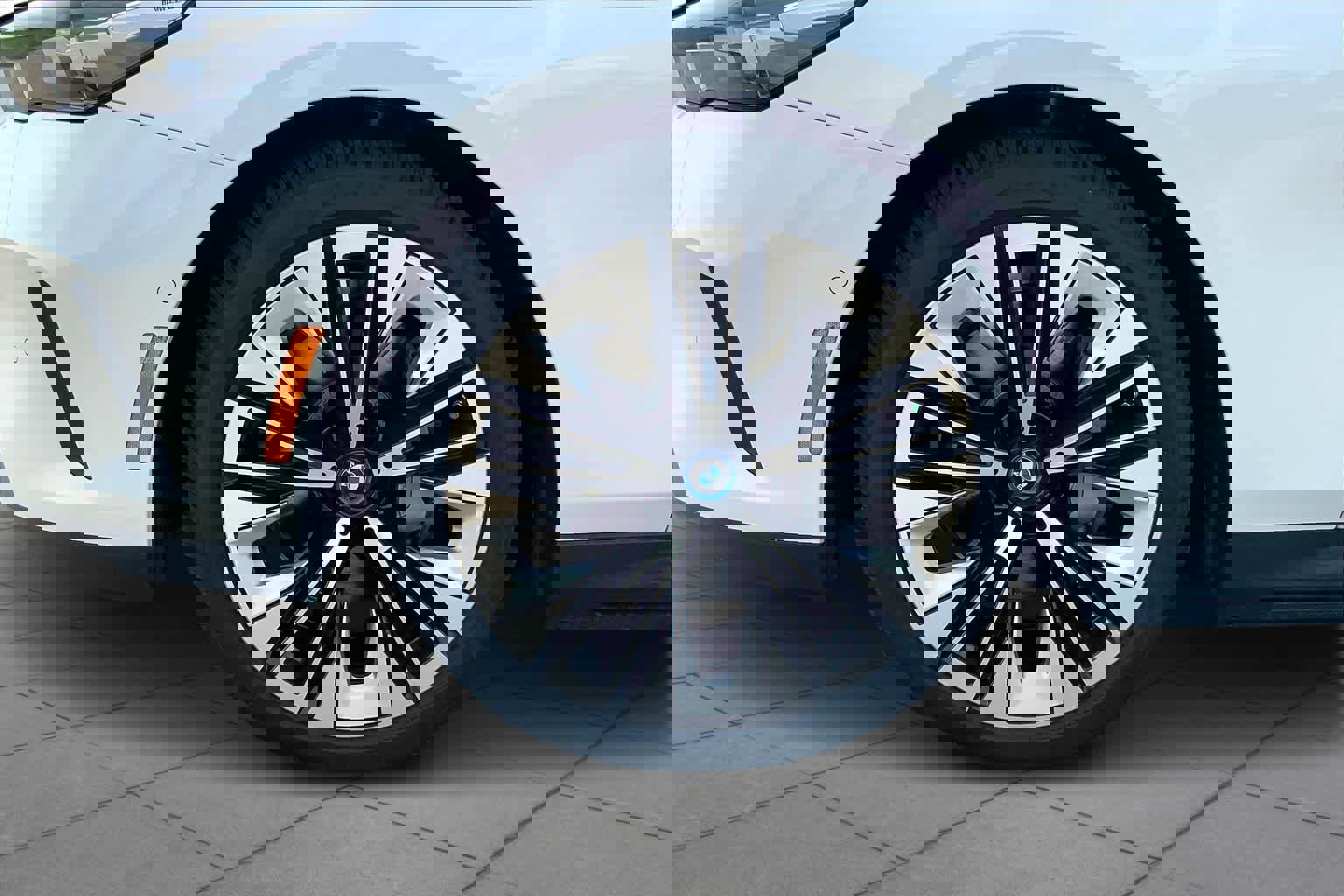 New 2024 BMW i5 eDrive40i w/ Premium Package image 12