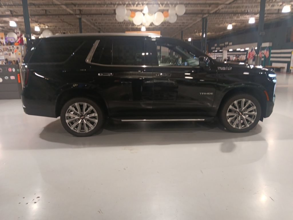 Used 2025 Chevrolet Tahoe High Country w/ Sun And Tow Package AWD/4WD image 5