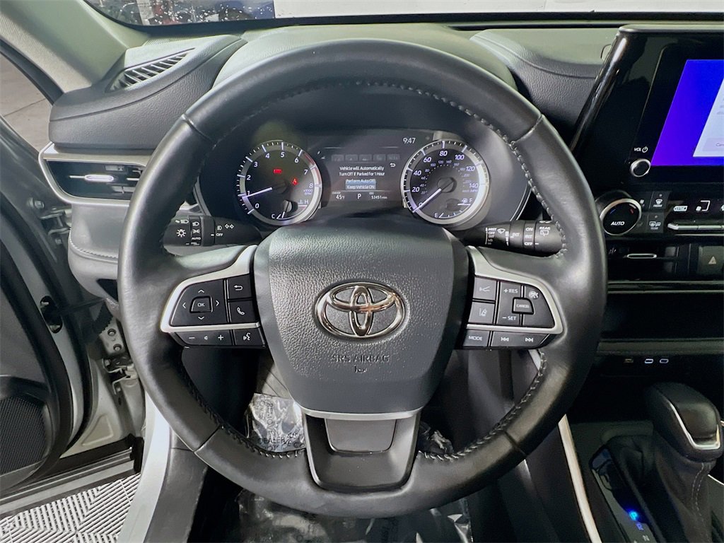 Certified 2024 Toyota Highlander LE image 11