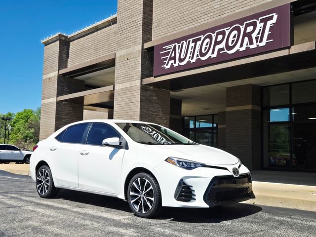 Used 2017 Toyota Corolla SE image 1