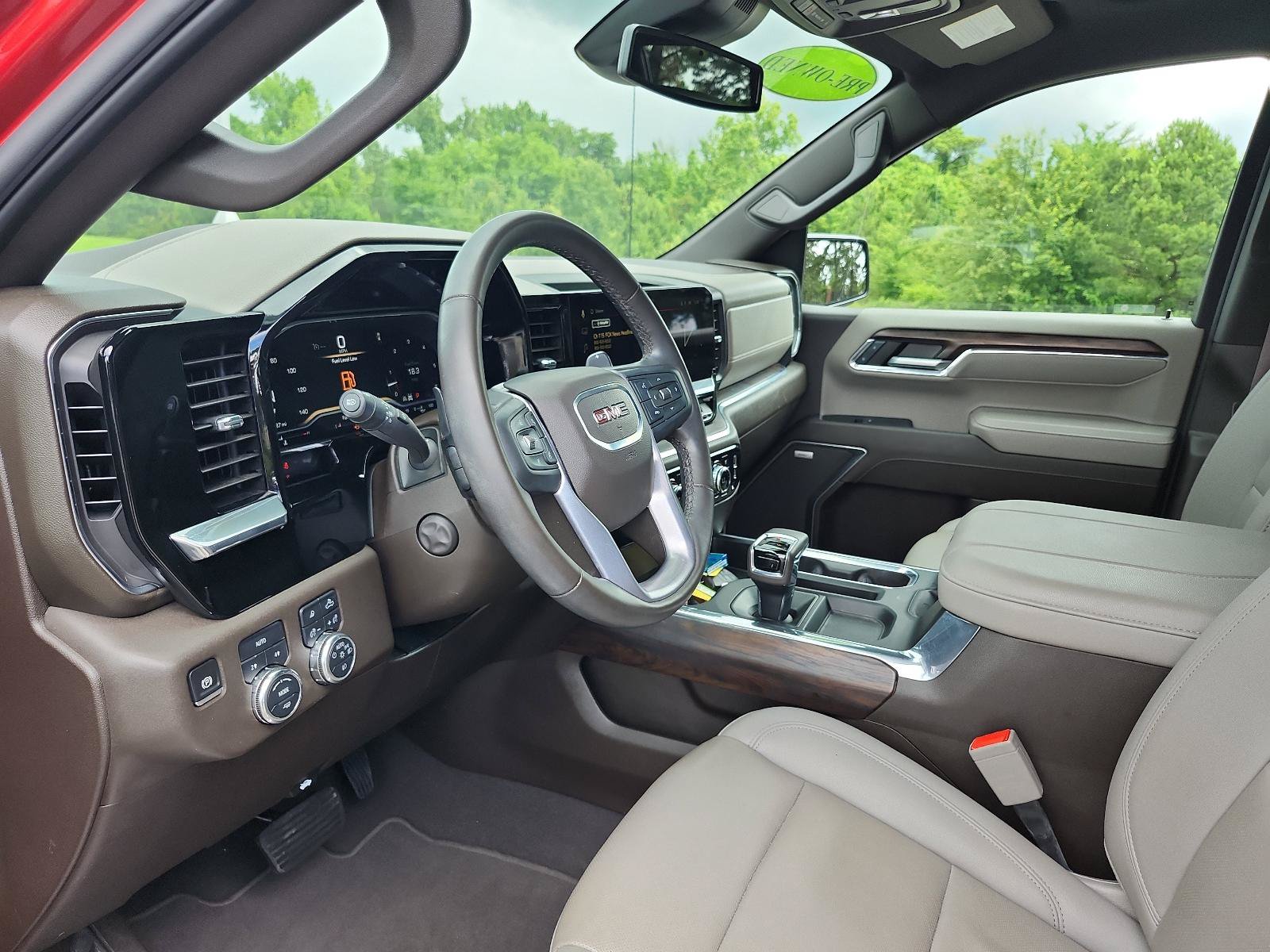 Used 2024 GMC Sierra 1500 SLT w/ SLT Premium Package AWD/4WD image 17