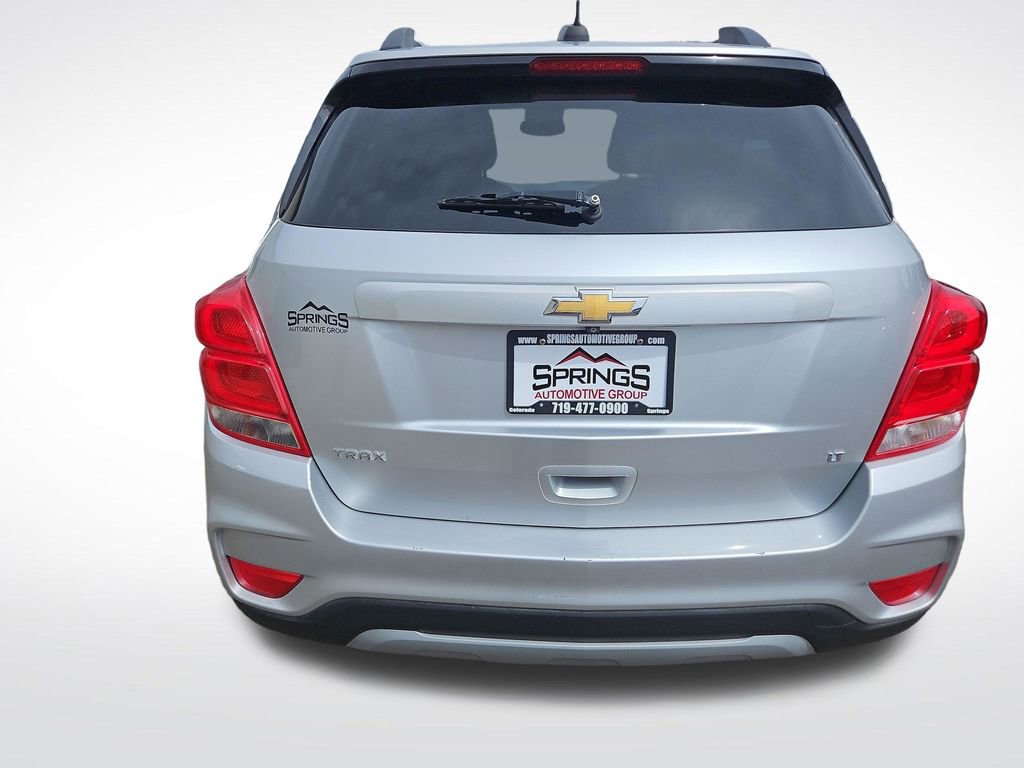 Used 2018 Chevrolet Trax LT w/ LT Convenience Package FWD image 4