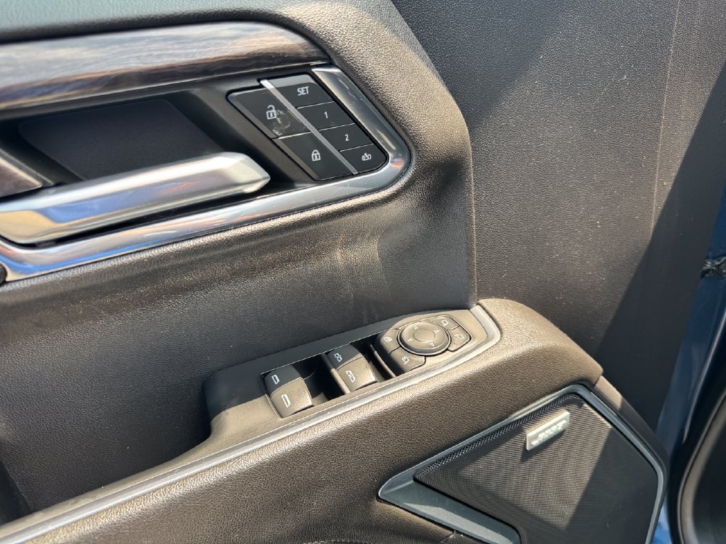 Used 2023 Chevrolet Silverado 1500 LTZ AWD/4WD image 16