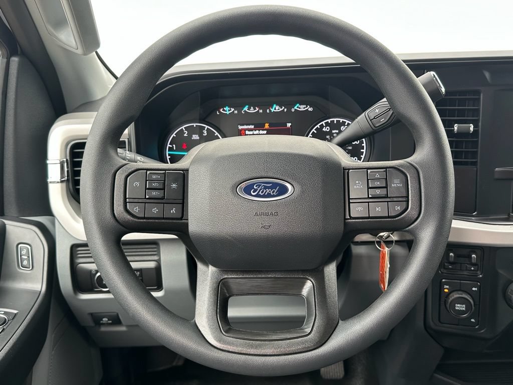 New 2026 Ford F550 4x4 SuperCab Super Duty image 7