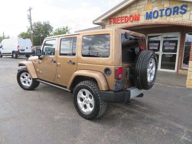 Used 2015 Jeep Wrangler Unlimited Sahara w/ Connectivity Group AWD/4WD image 7