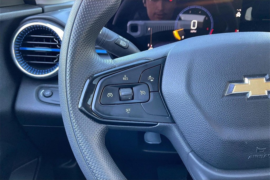 Used 2025 Chevrolet Trax LT image 17