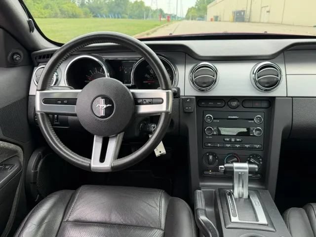 Used 2009 Ford Mustang Premium RWD image 28