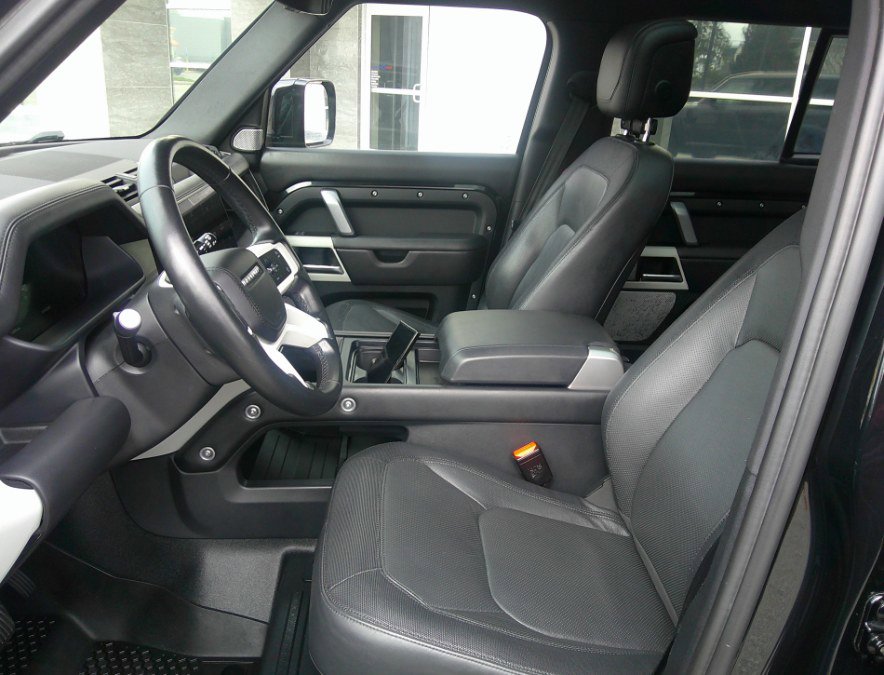 Used 2023 Land Rover Defender 130 X-Dynamic SE AWD/4WD image 82