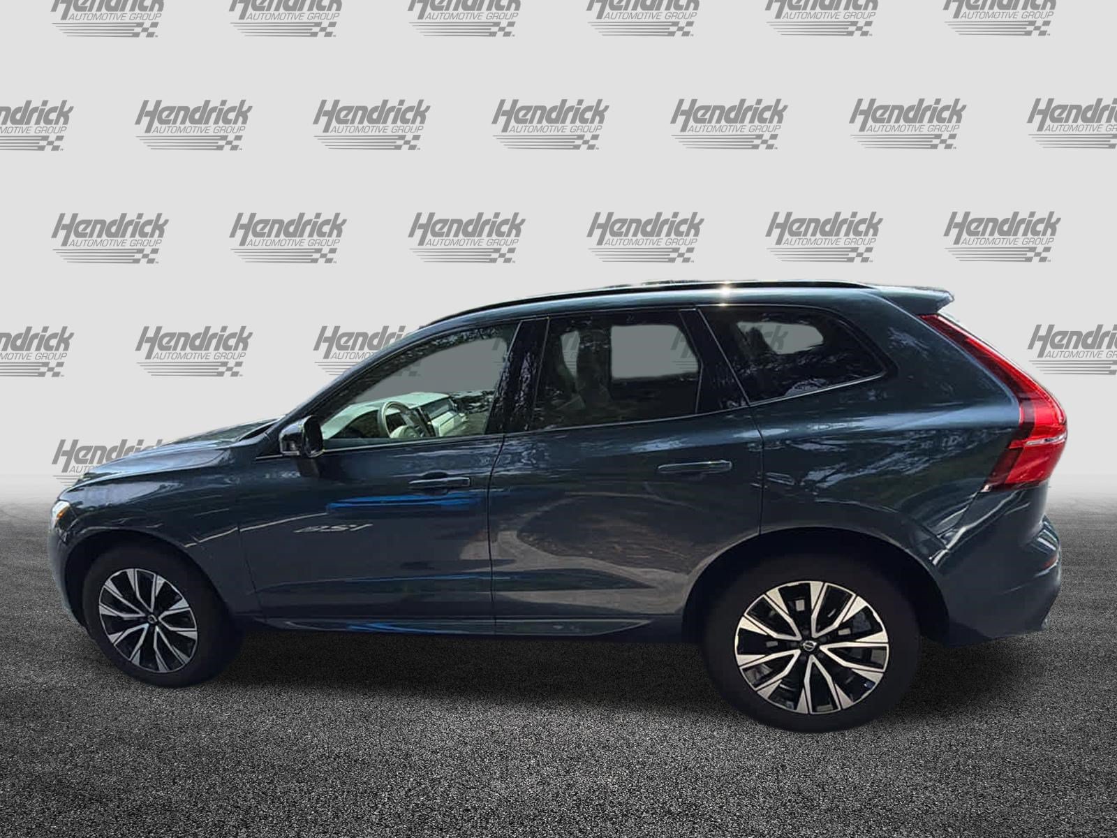 Used 2024 Volvo XC60 B5 Core w/ Climate Package AWD/4WD image 9