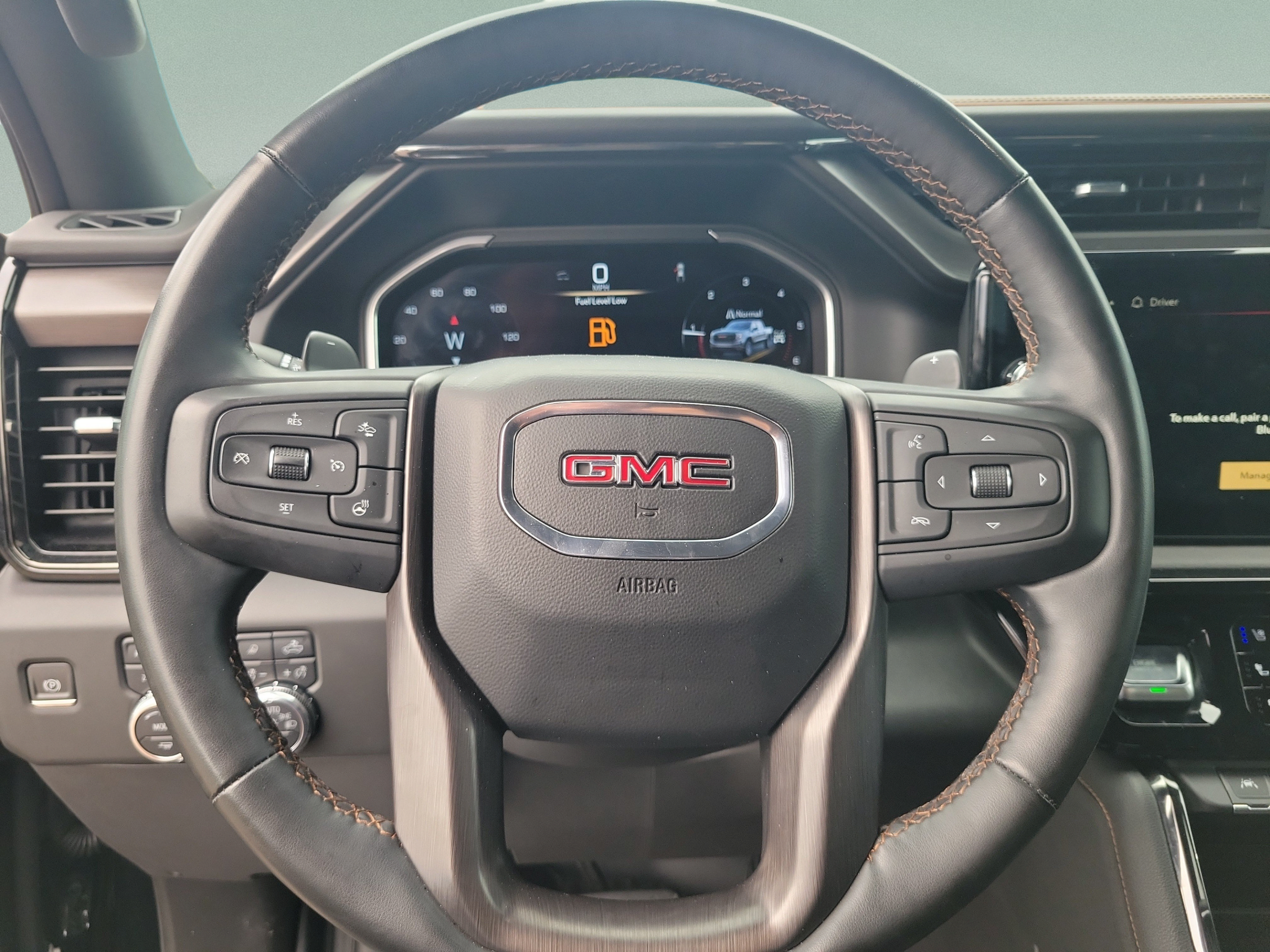 Used 2023 GMC Sierra 1500 AT4 w/ AT4 Premium Package AWD/4WD image 11