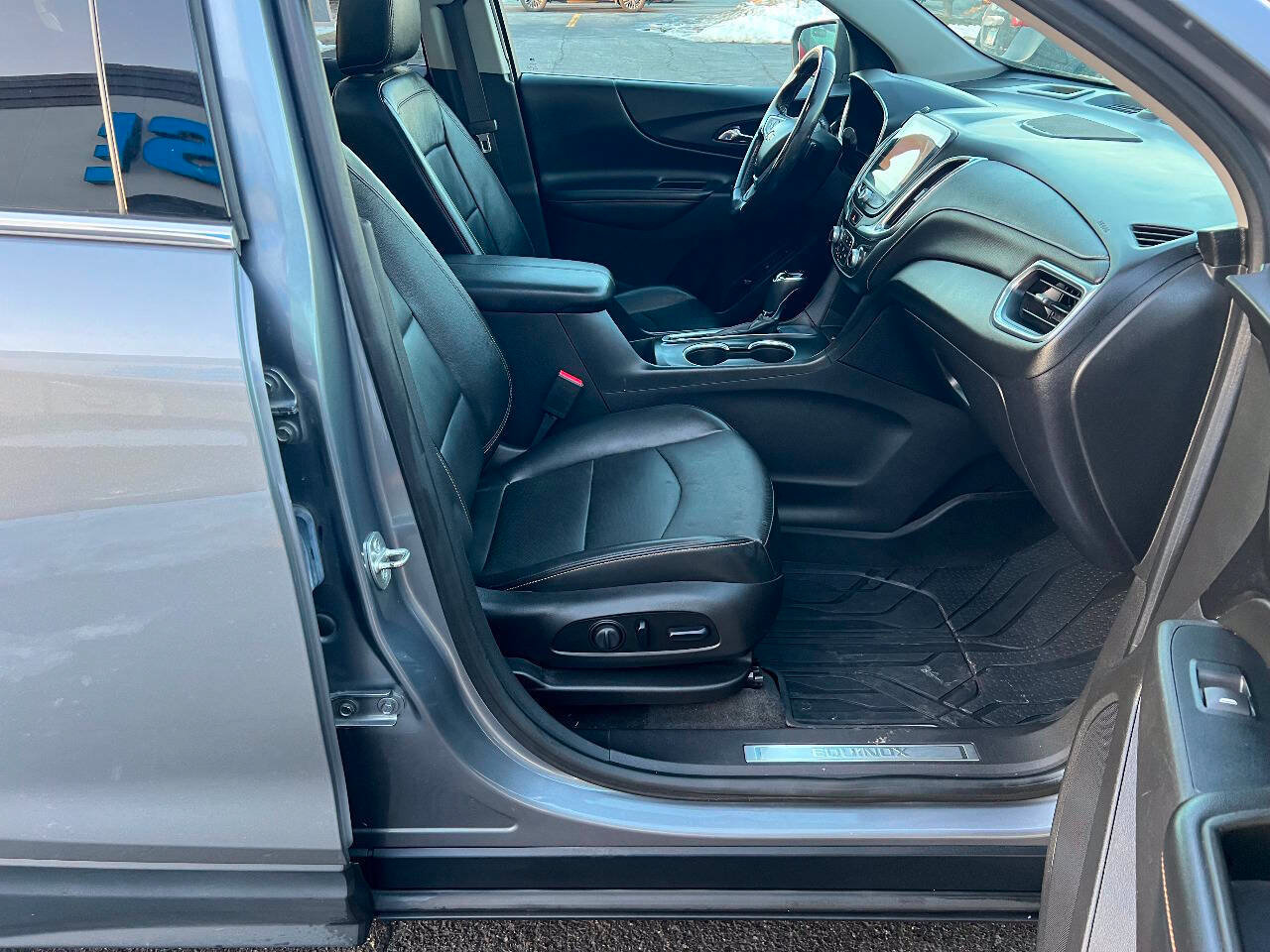 Used 2019 Chevrolet Equinox Premier FWD image 27
