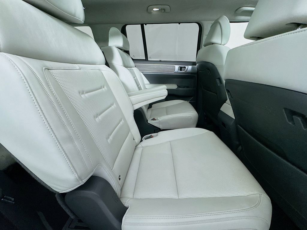 Used 2025 Hyundai Santa Fe Calligraphy image 36
