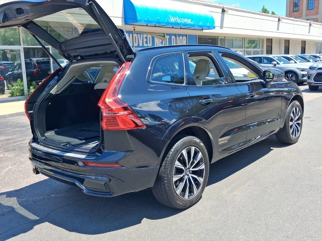 Certified 2024 Volvo XC60 B5 Core w/ Protection Package Premier AWD/4WD image 12