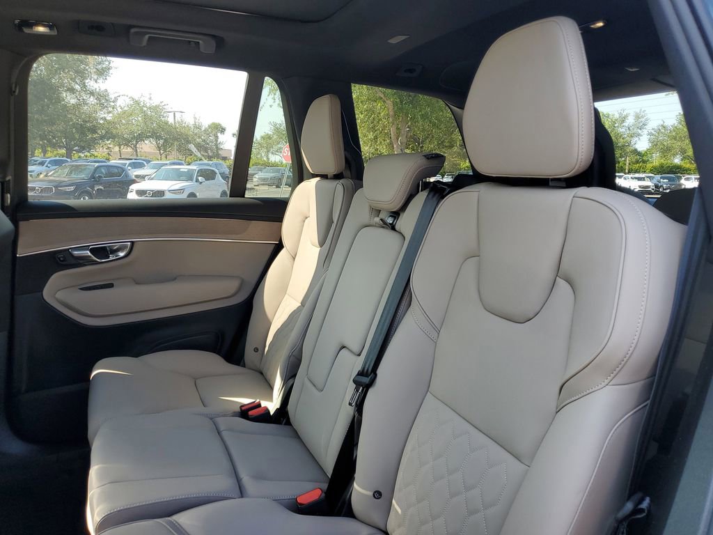 New 2025 Volvo XC90 B5 Plus w/ Protection Package Premier image 5