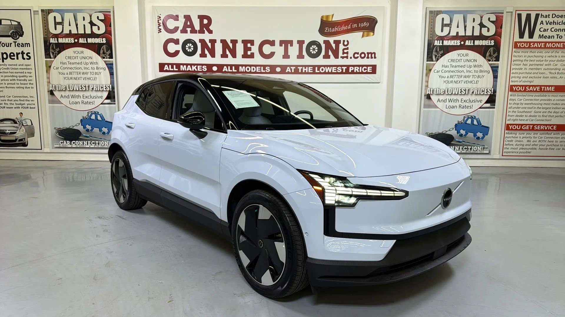 Used 2025 Volvo EX30 Ultra w/ Climate Package image 1