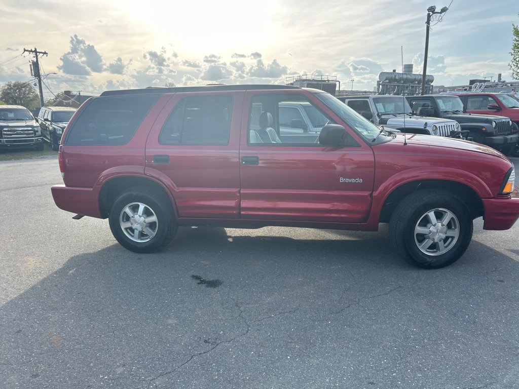 Used 2000 Oldsmobile Bravada AWD w/ Convenience Pkg I image 4