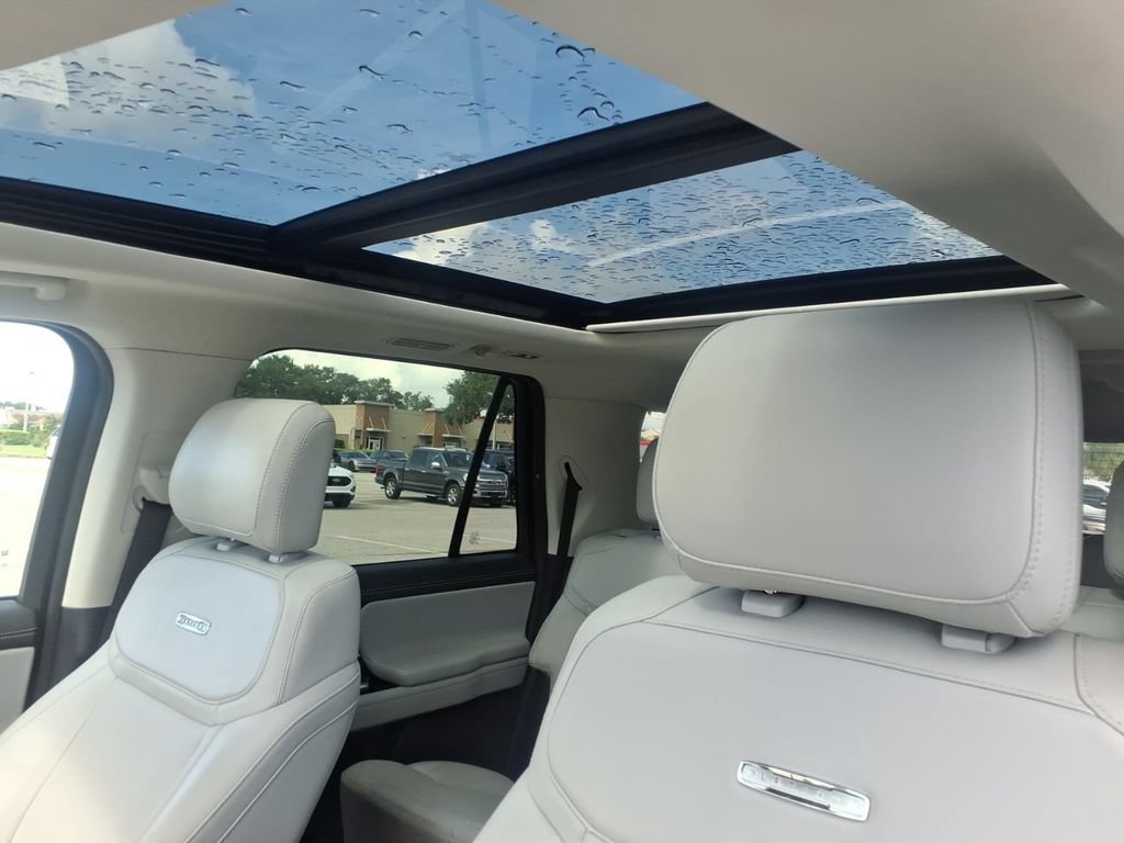 Used 2025 Ford Expedition Max Platinum AWD/4WD image 29