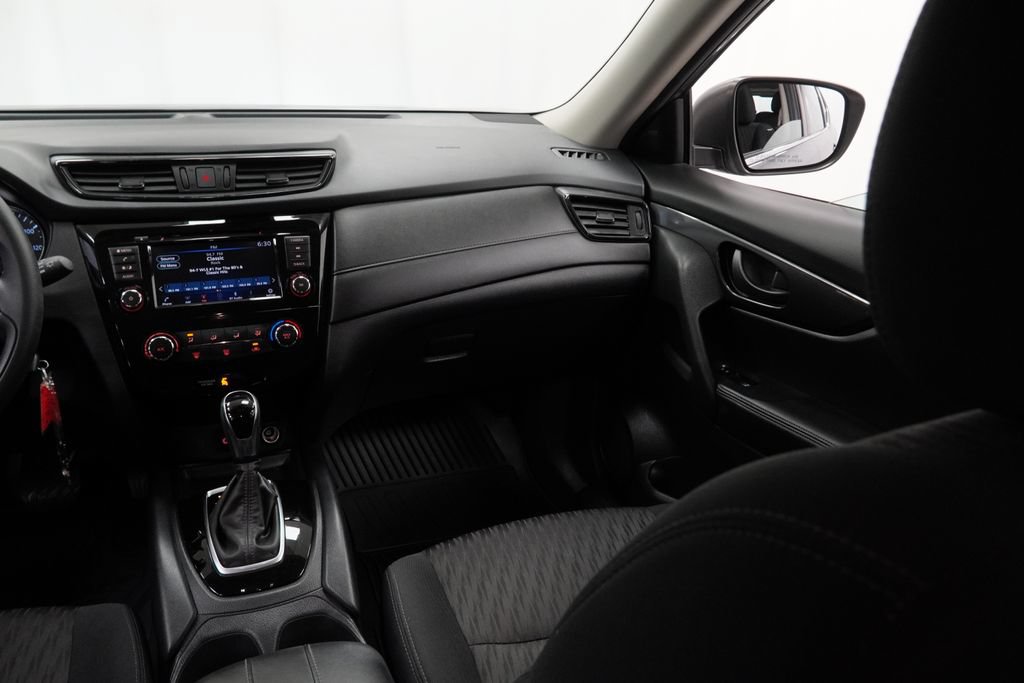 Used 2020 Nissan Rogue S AWD/4WD image 27