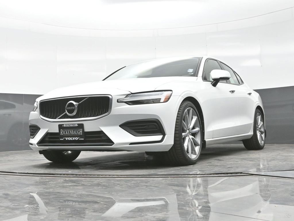 Used 2020 Volvo S60 T6 Momentum w/ Protection Package Premier image 21