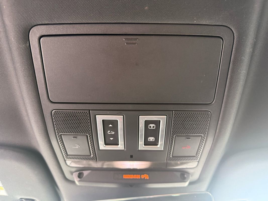 Used 2020 Land Rover Defender 110 X image 24