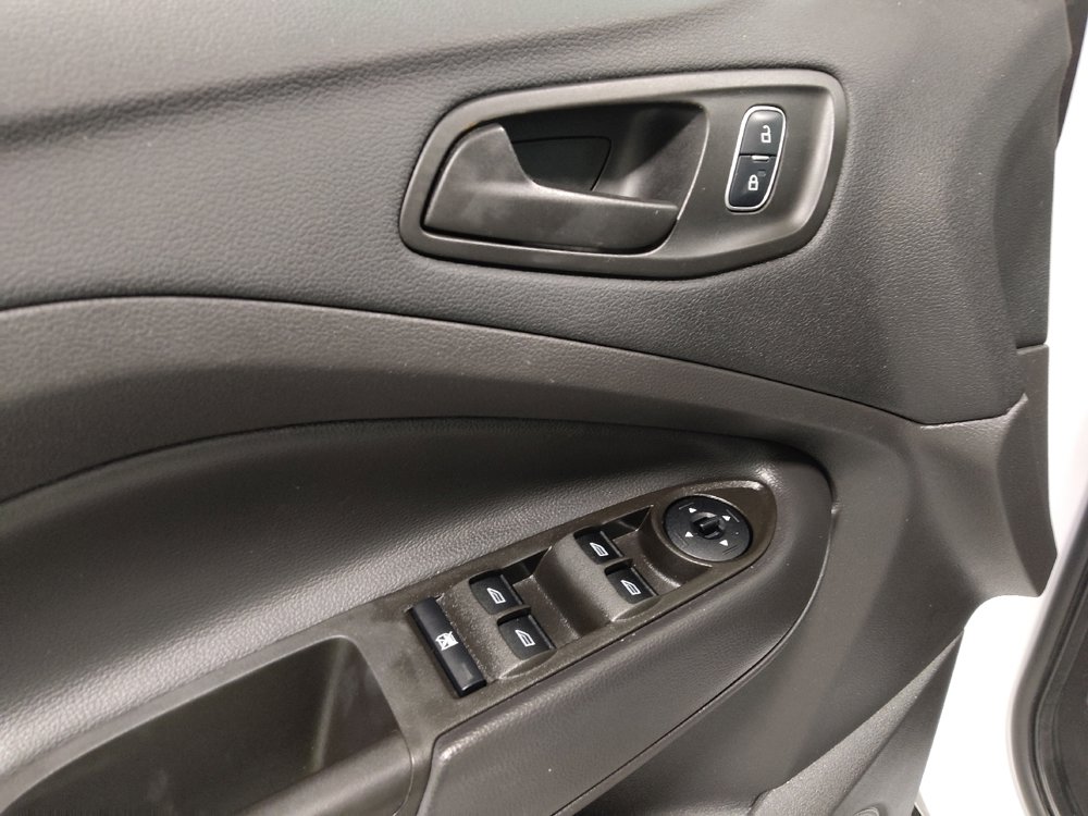 Used 2017 Ford Escape S FWD image 27