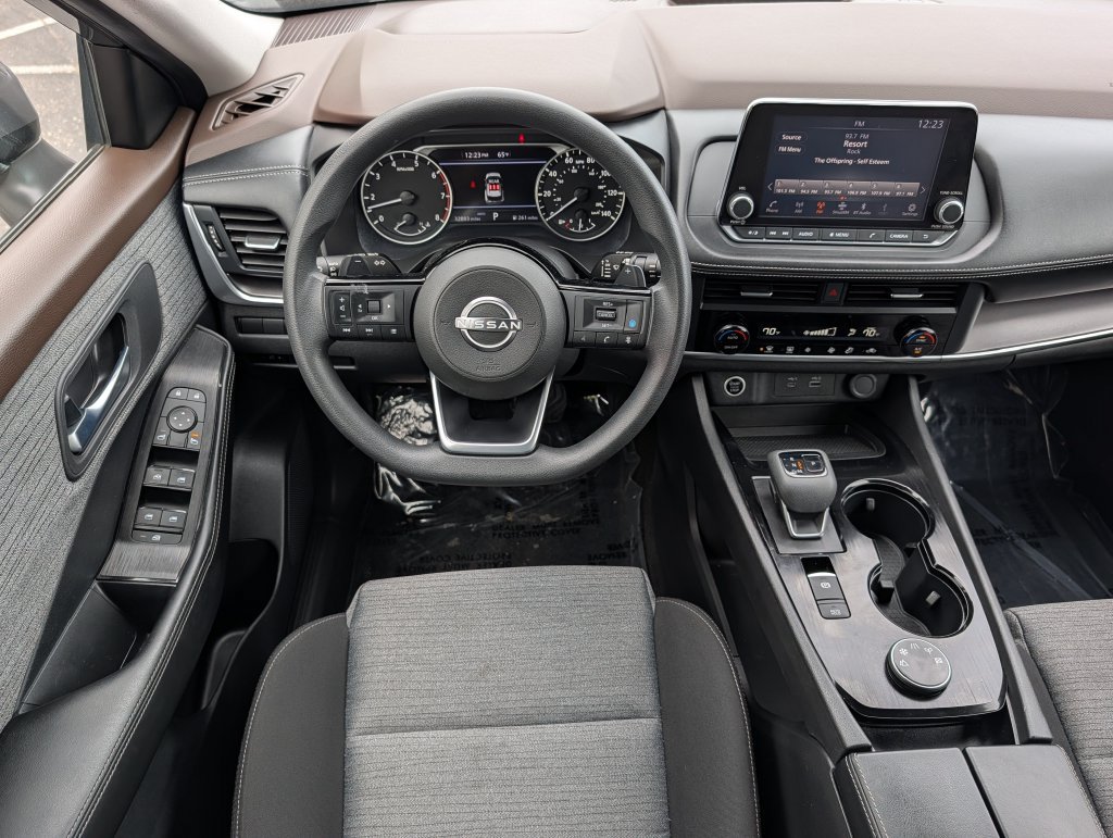 Used 2023 Nissan Rogue SV AWD/4WD image 17
