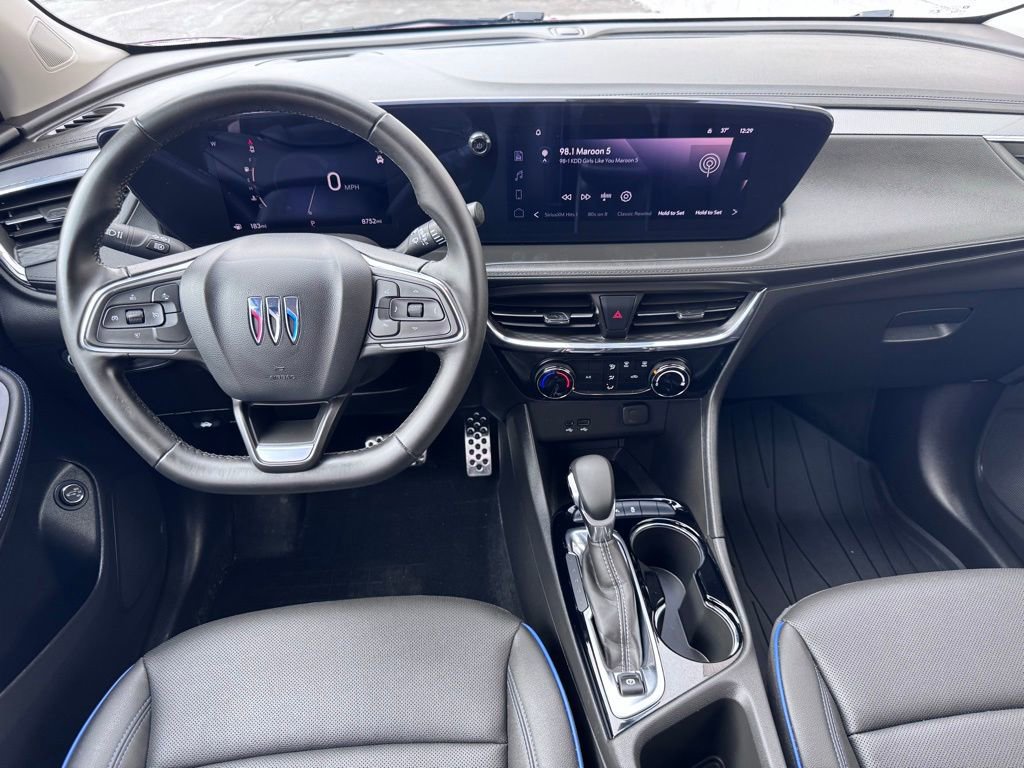Used 2025 Buick Encore GX Sport Touring image 28