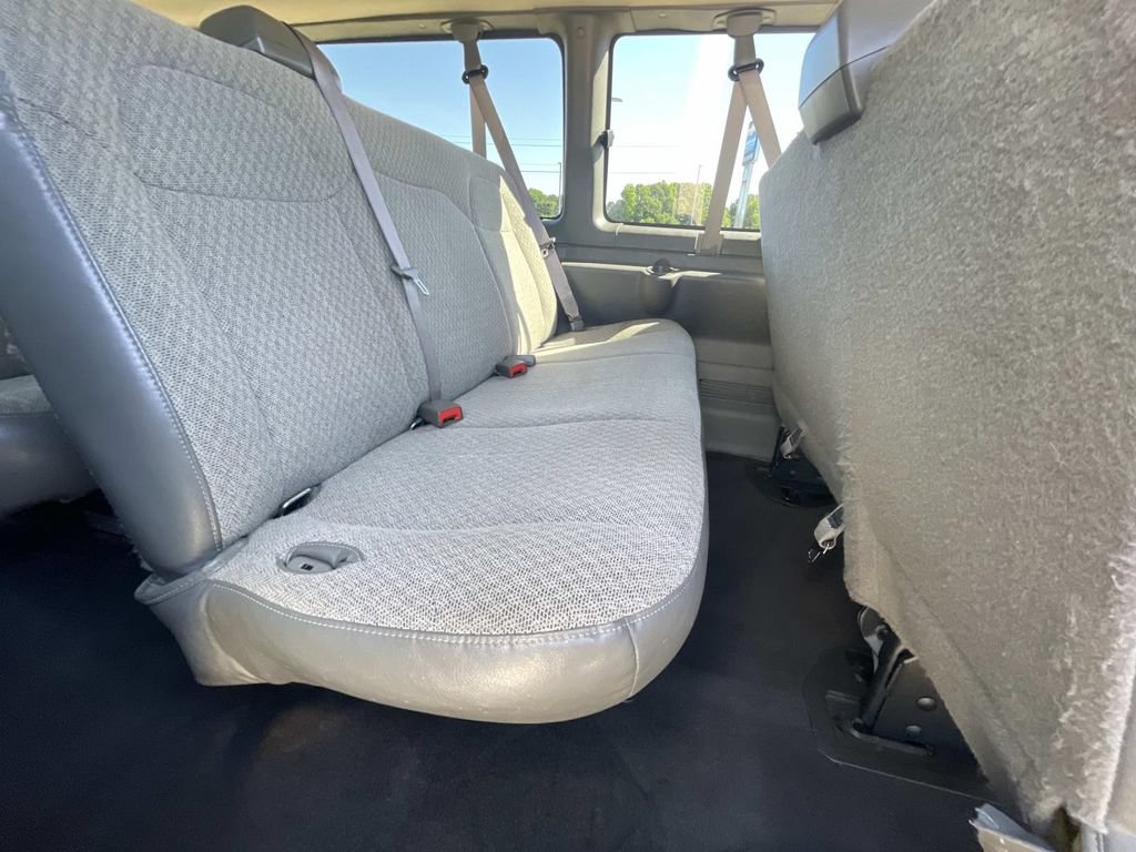 Used 2025 Chevrolet Express 3500 LT w/ LT Preferred Equipment Group RWD image 10