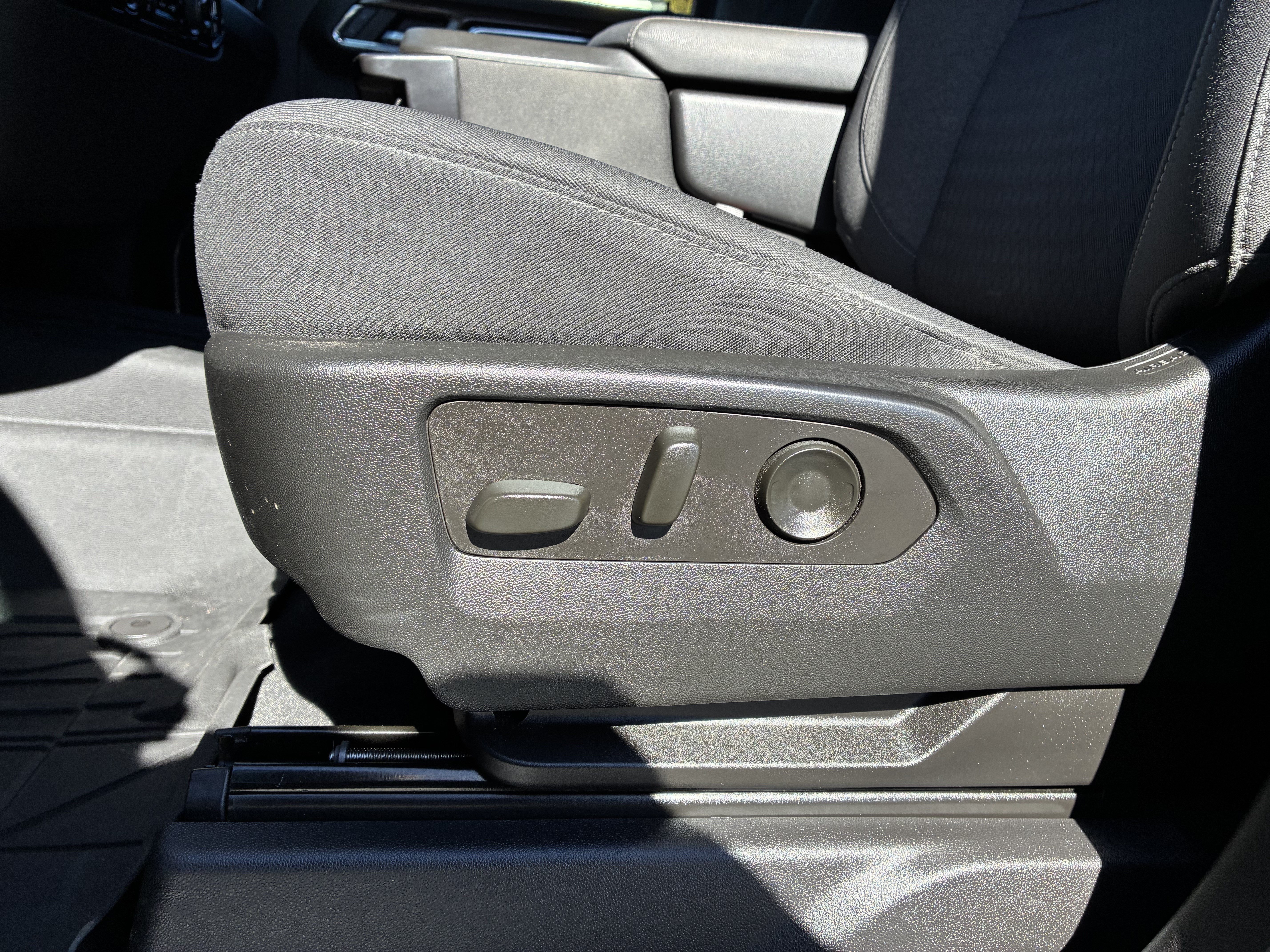 Used 2023 Chevrolet Silverado 1500 RST AWD/4WD image 26