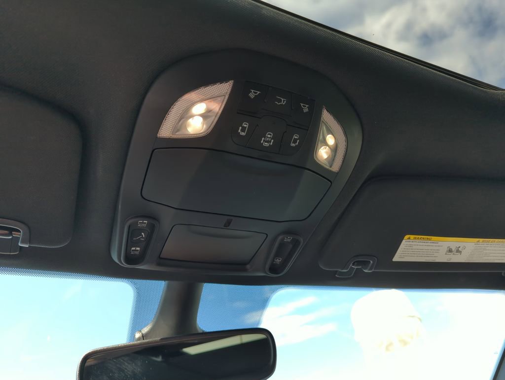 Used 2025 Chrysler Pacifica Limited image 25