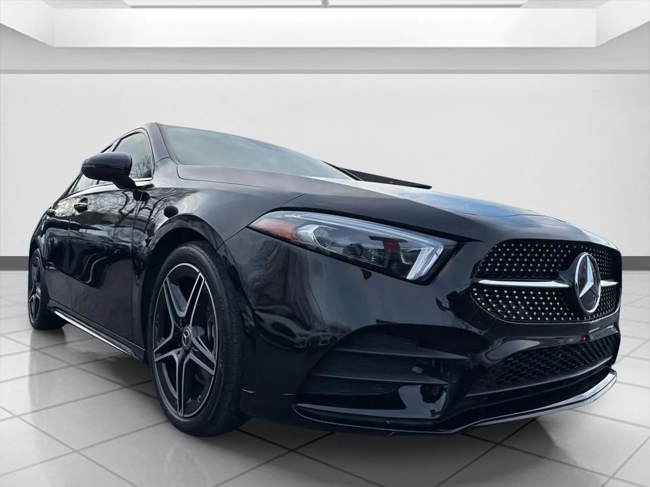 Used 2022 Mercedes-Benz A 220 4MATIC w/ AMG Line image 8