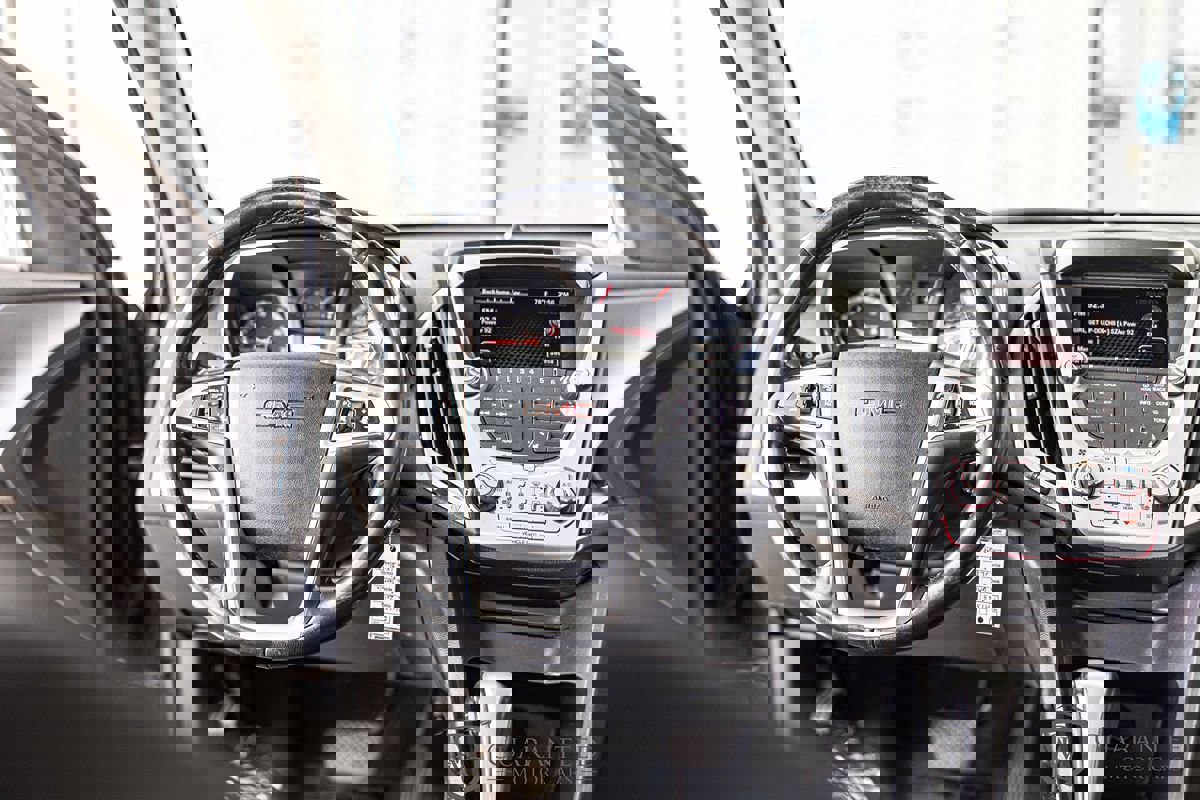 Used 2015 GMC Terrain SLE w/ Safety Package image 32