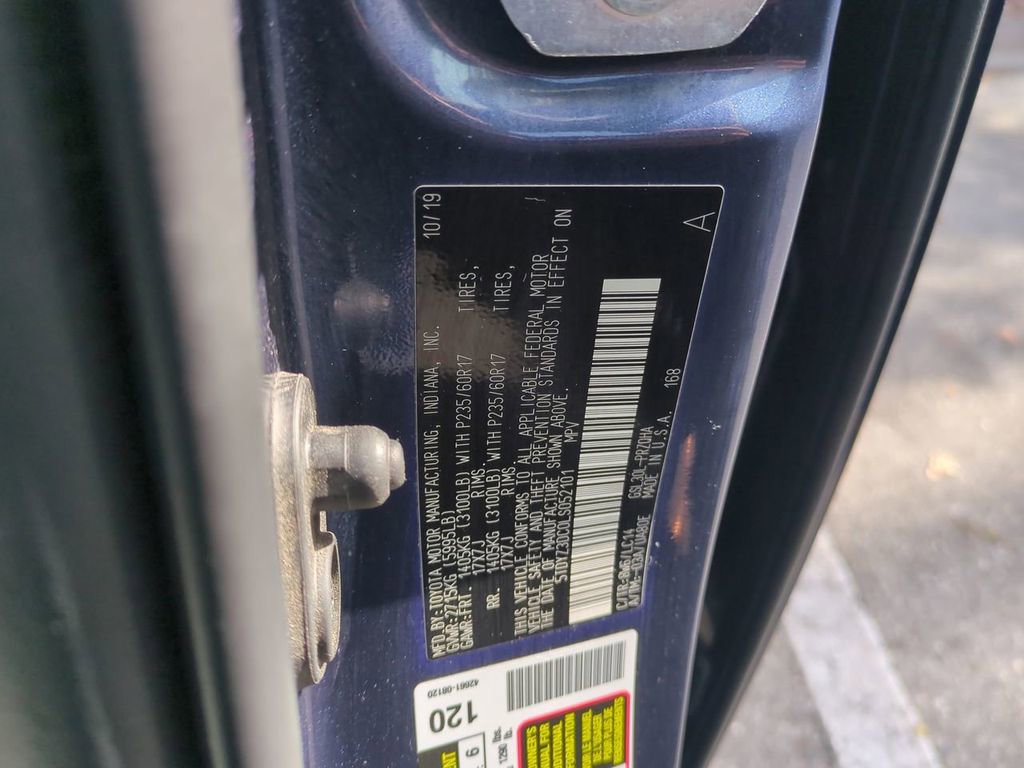 Used 2020 Toyota Sienna Limited image 32