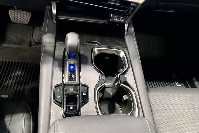 Used 2023 Lexus RX 350h w/ Cold Area Package AWD/4WD image 15