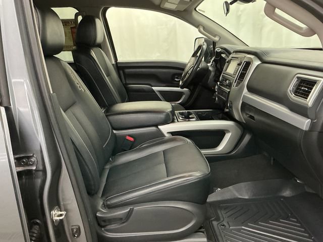 Used 2017 Nissan Titan PRO-4X image 22