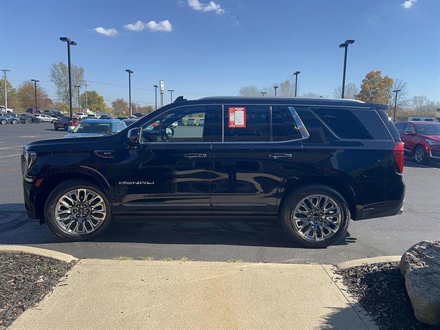 Used 2023 GMC Yukon Denali Ultimate AWD/4WD image 3