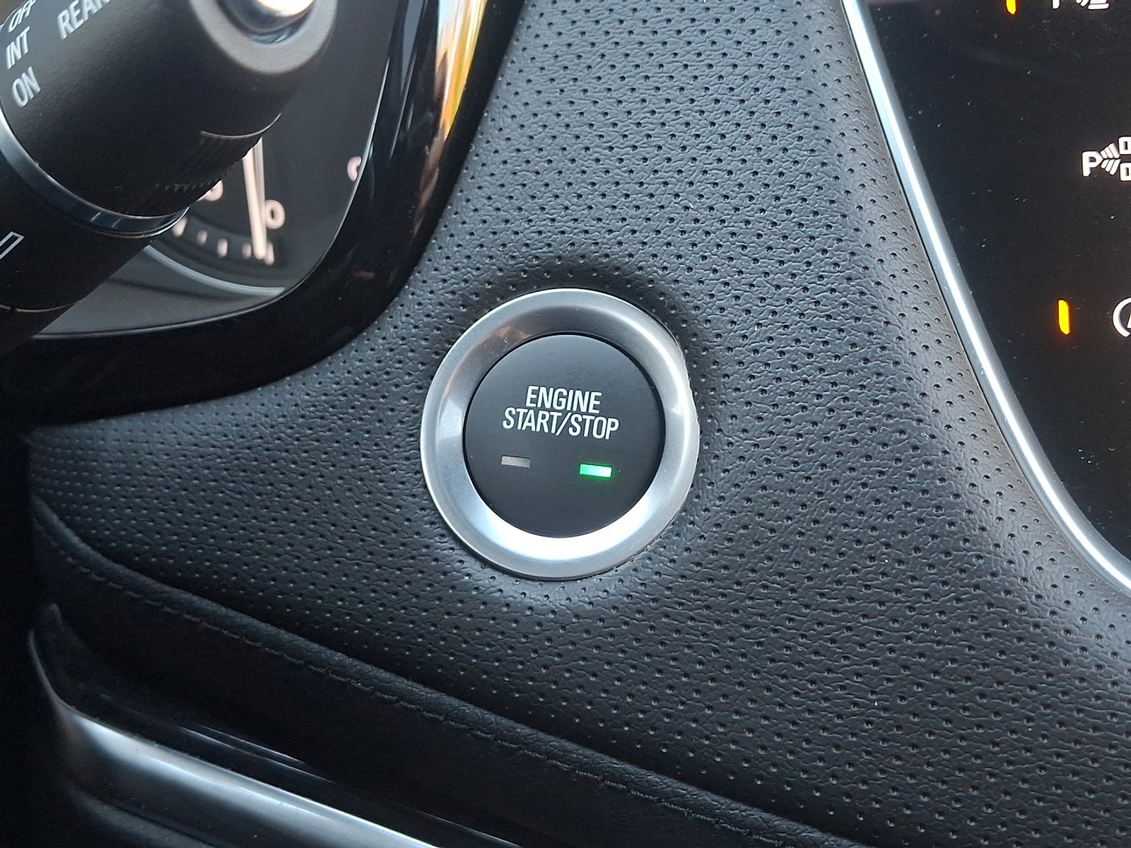 Used 2025 Cadillac XT5 Premium Luxury w/ Technology Package image 24