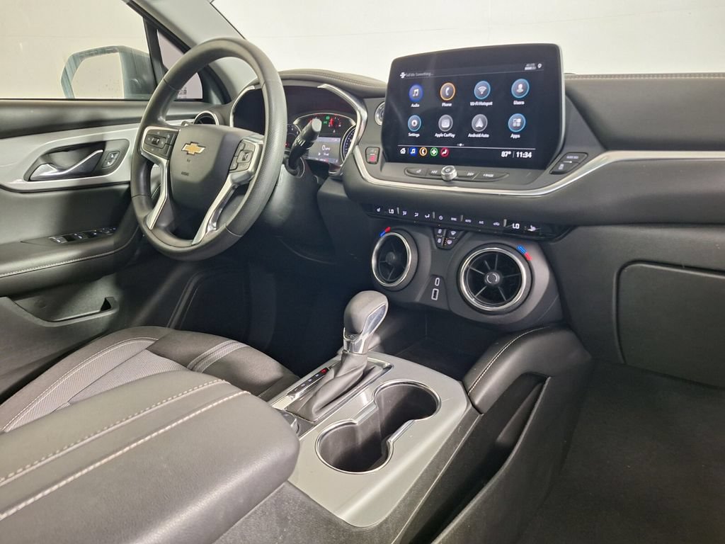 Used 2025 Chevrolet Blazer LT FWD image 25