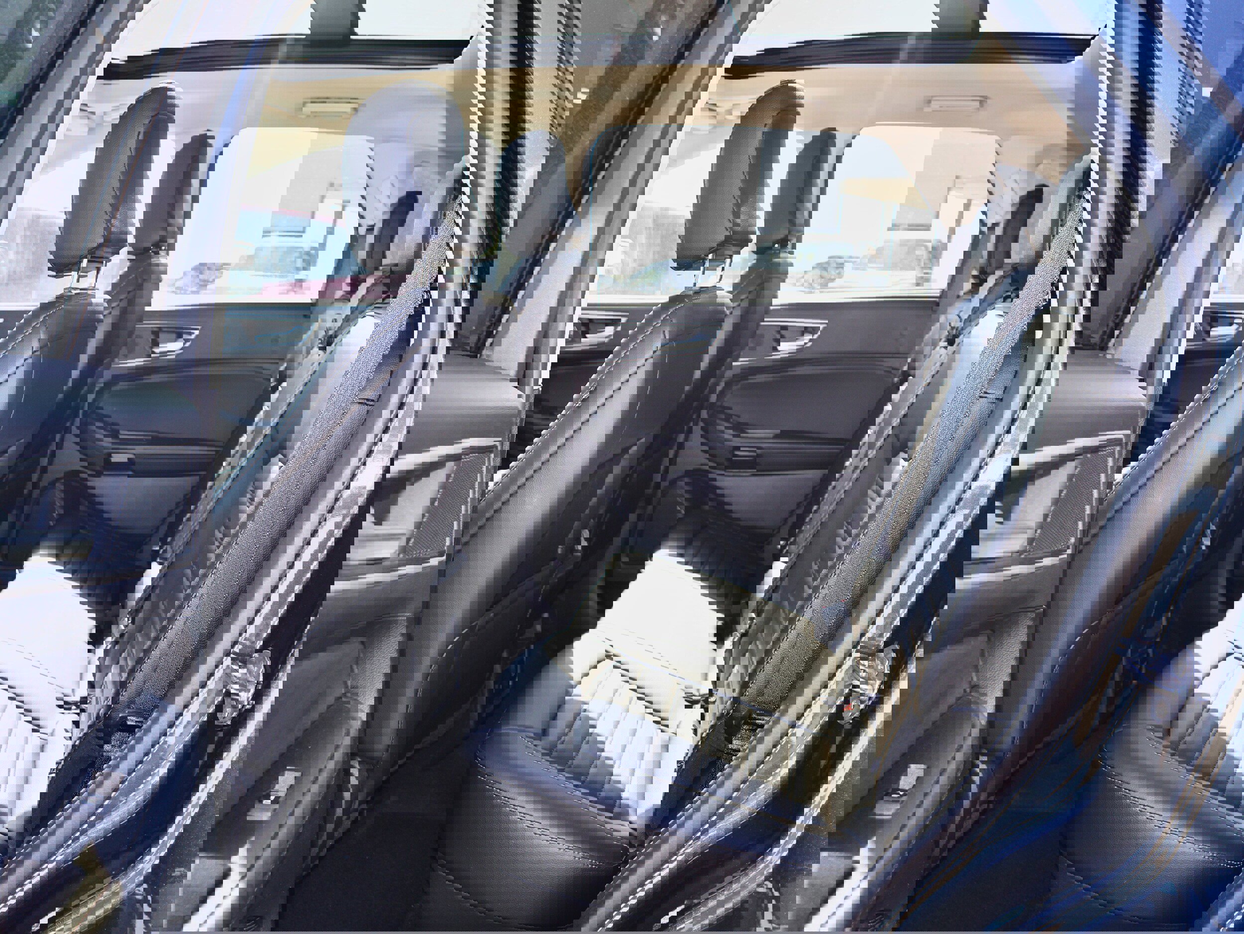 Used 2024 Ford Edge SEL w/ Convenience Package image 15