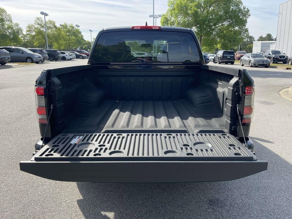 Used 2025 Nissan Frontier S w/ S Utility Package image 8