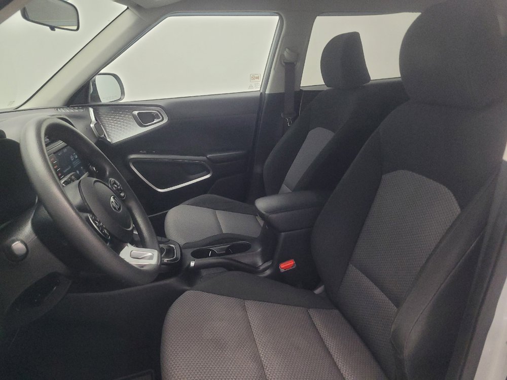 Used 2021 Kia Soul LX FWD image 17