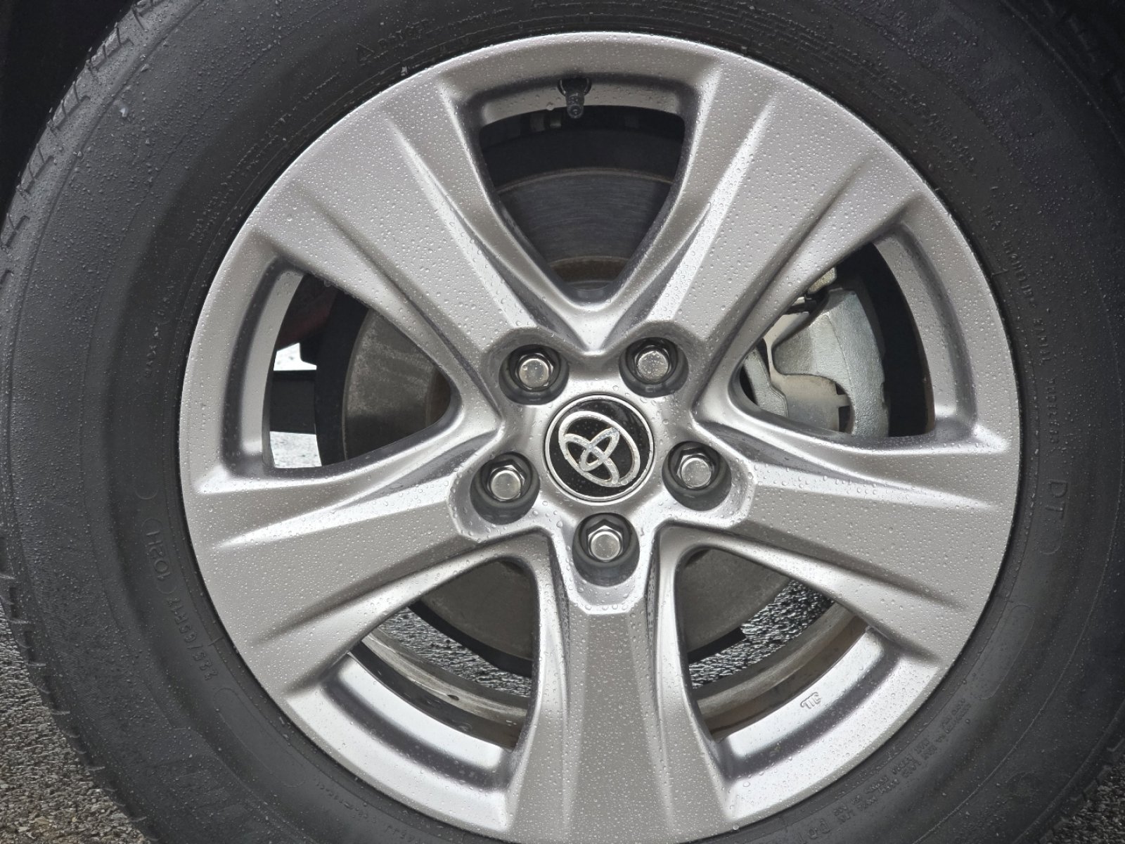 Used 2023 Toyota RAV4 XLE AWD/4WD image 10