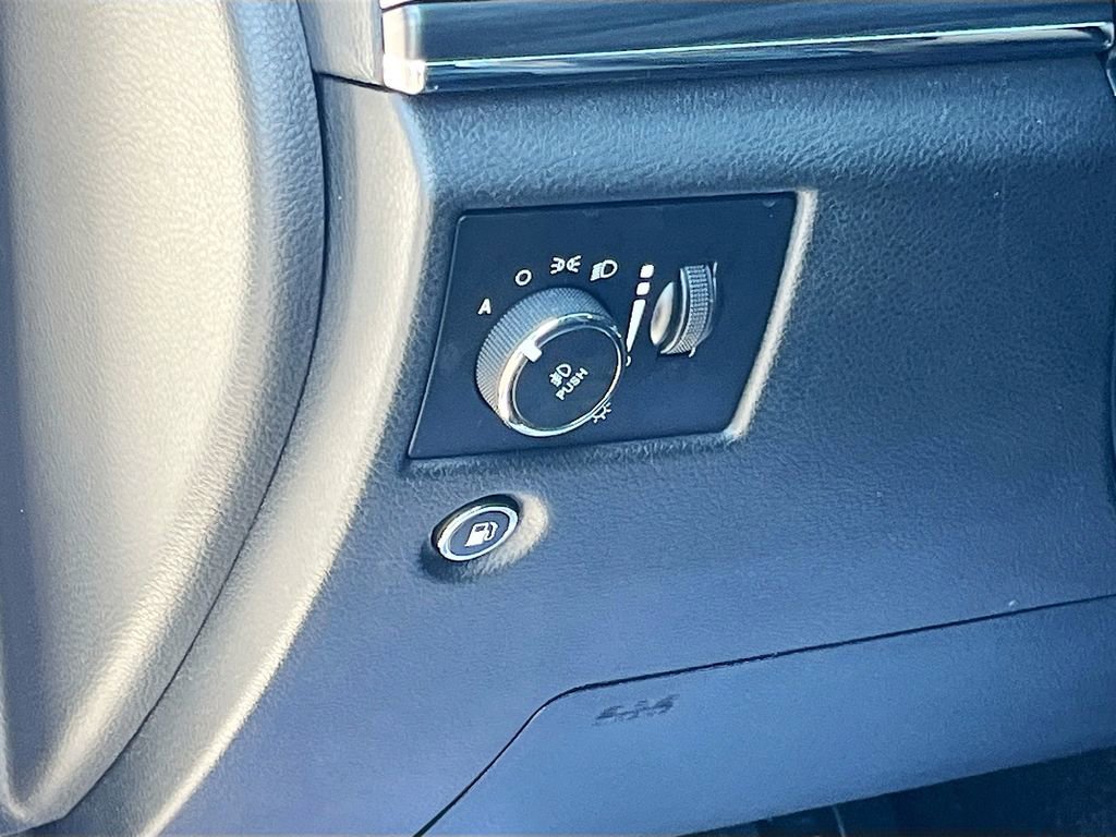 Certified 2019 Jeep Grand Cherokee Limited w/ Luxury Group II AWD/4WD image 10
