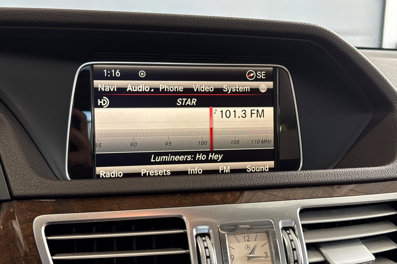Used 2014 Mercedes-Benz E 350 4MATIC Sedan image 24