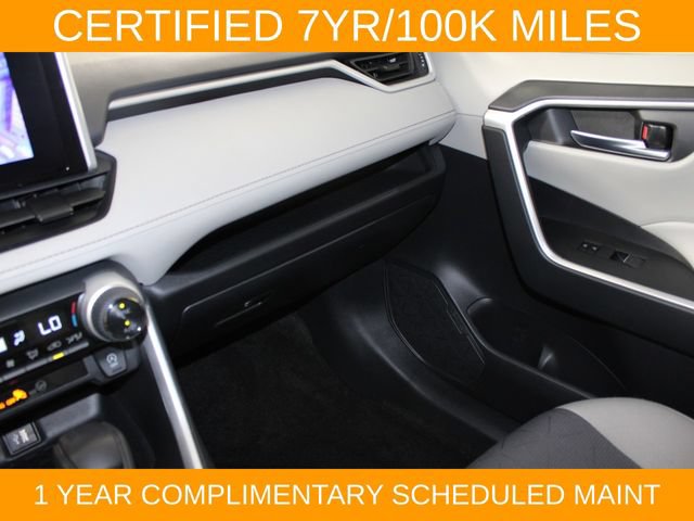 Used 2024 Toyota RAV4 XLE FWD image 17