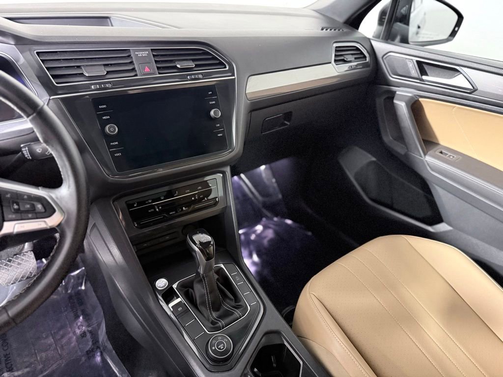 Used 2022 Volkswagen Tiguan SE image 16