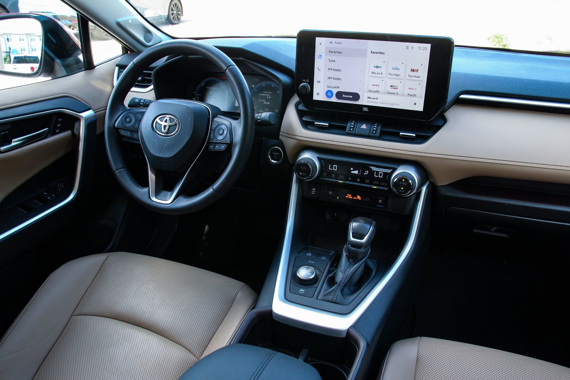 Used 2024 Toyota RAV4 Limited image 33