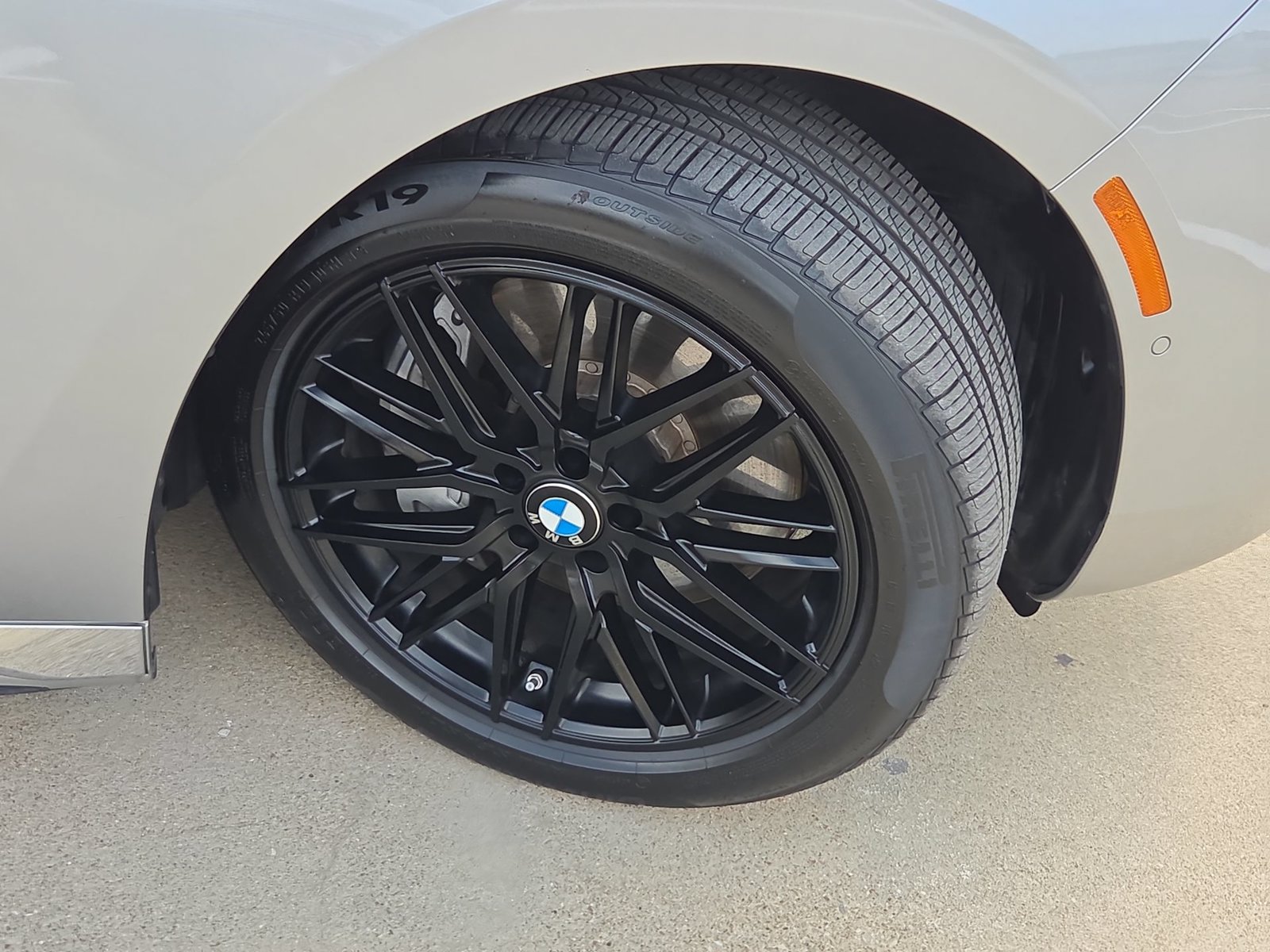 Used 2024 BMW i7 eDrive50 RWD image 33