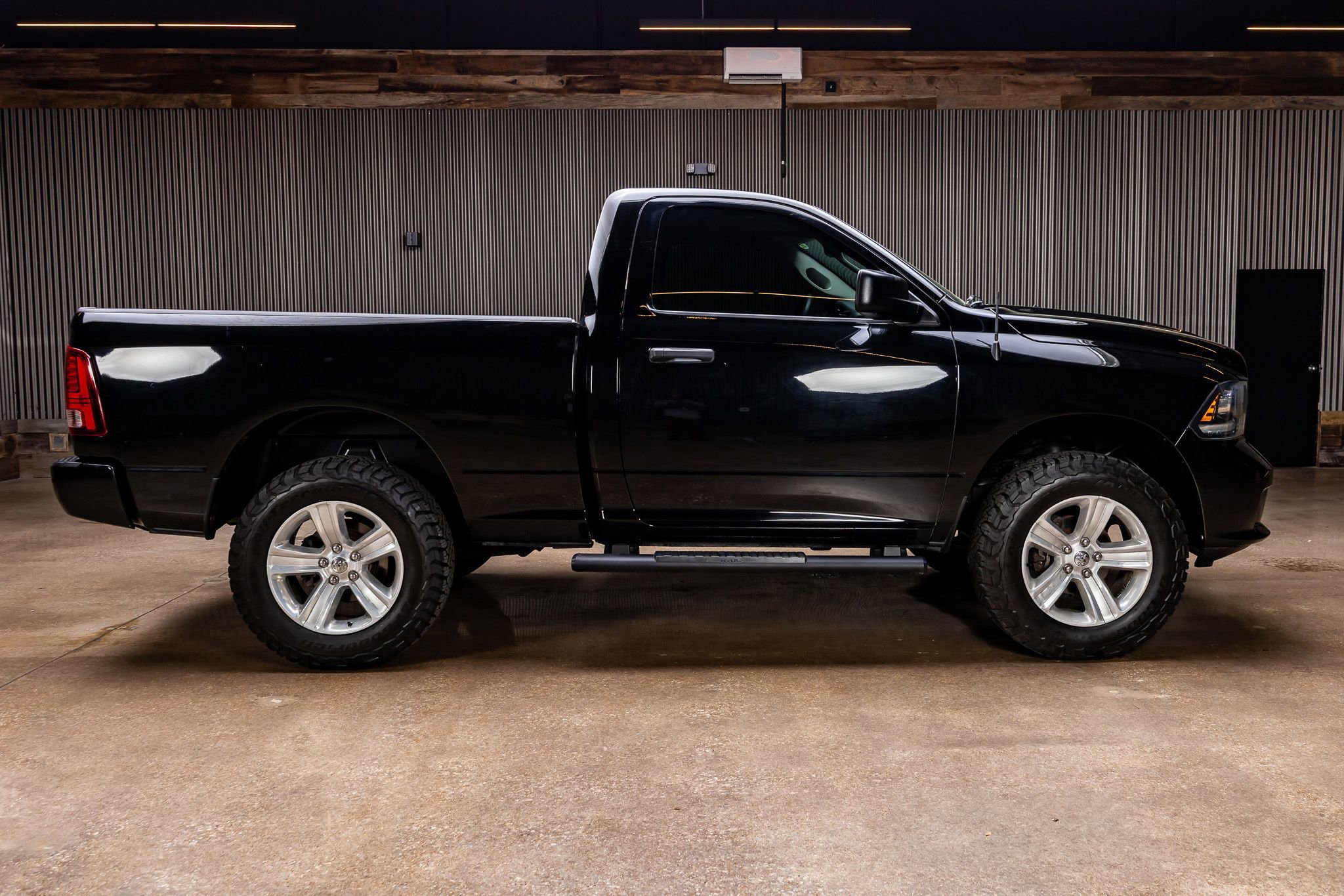 Used 2014 RAM 1500 Express image 10